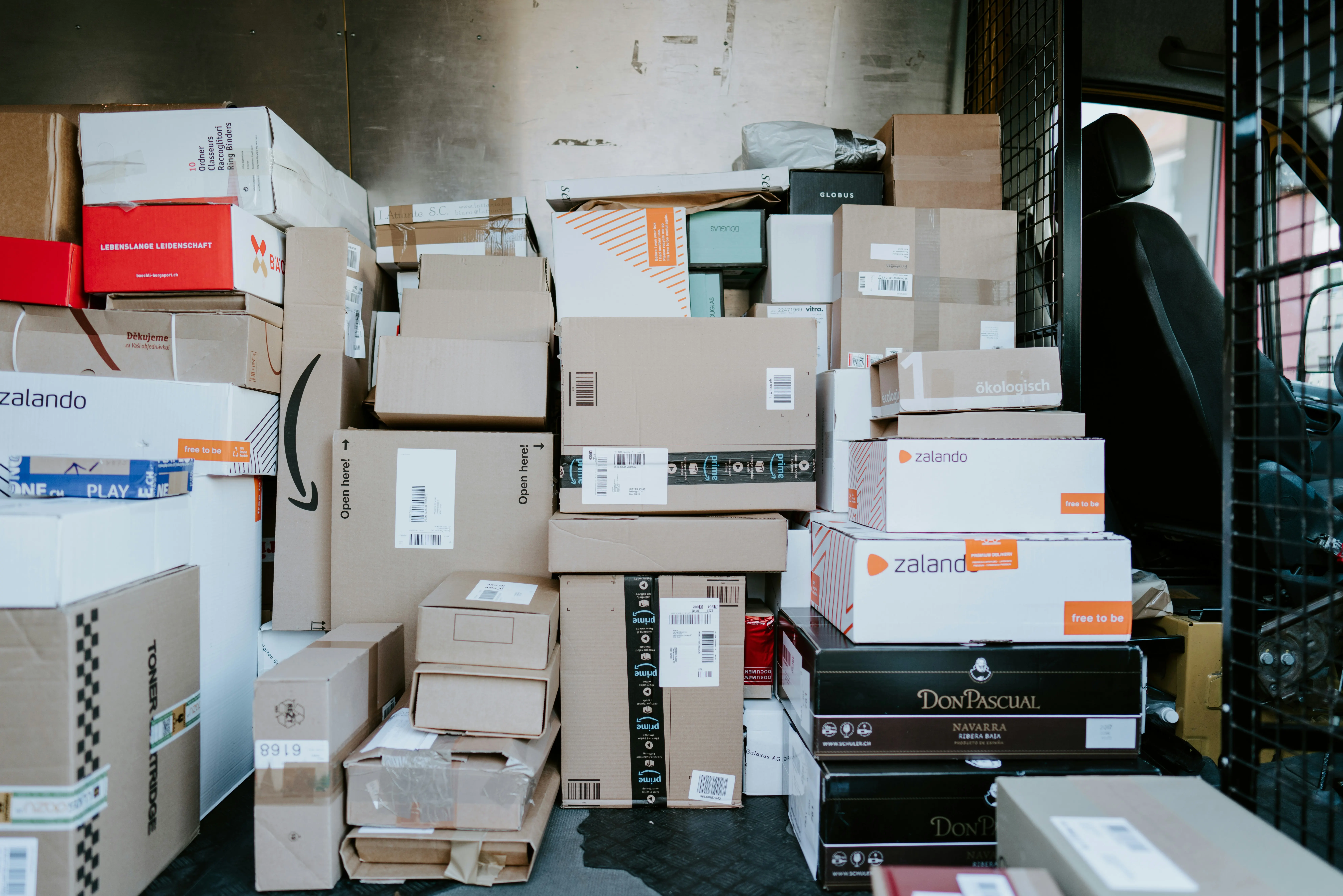 Delivery driver preparing a professional delivery invoice