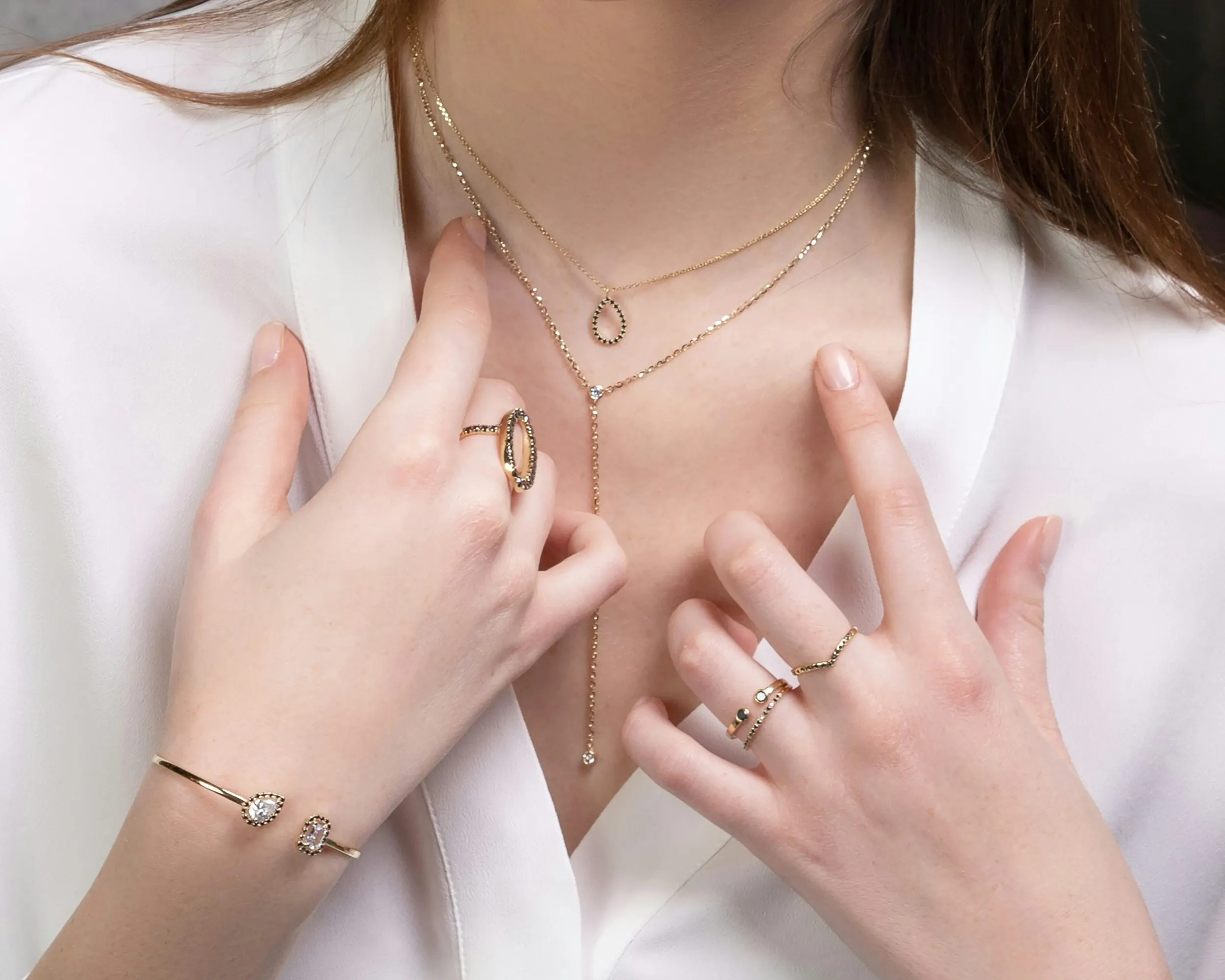 Jeweller preparing a professional jewellery invoice