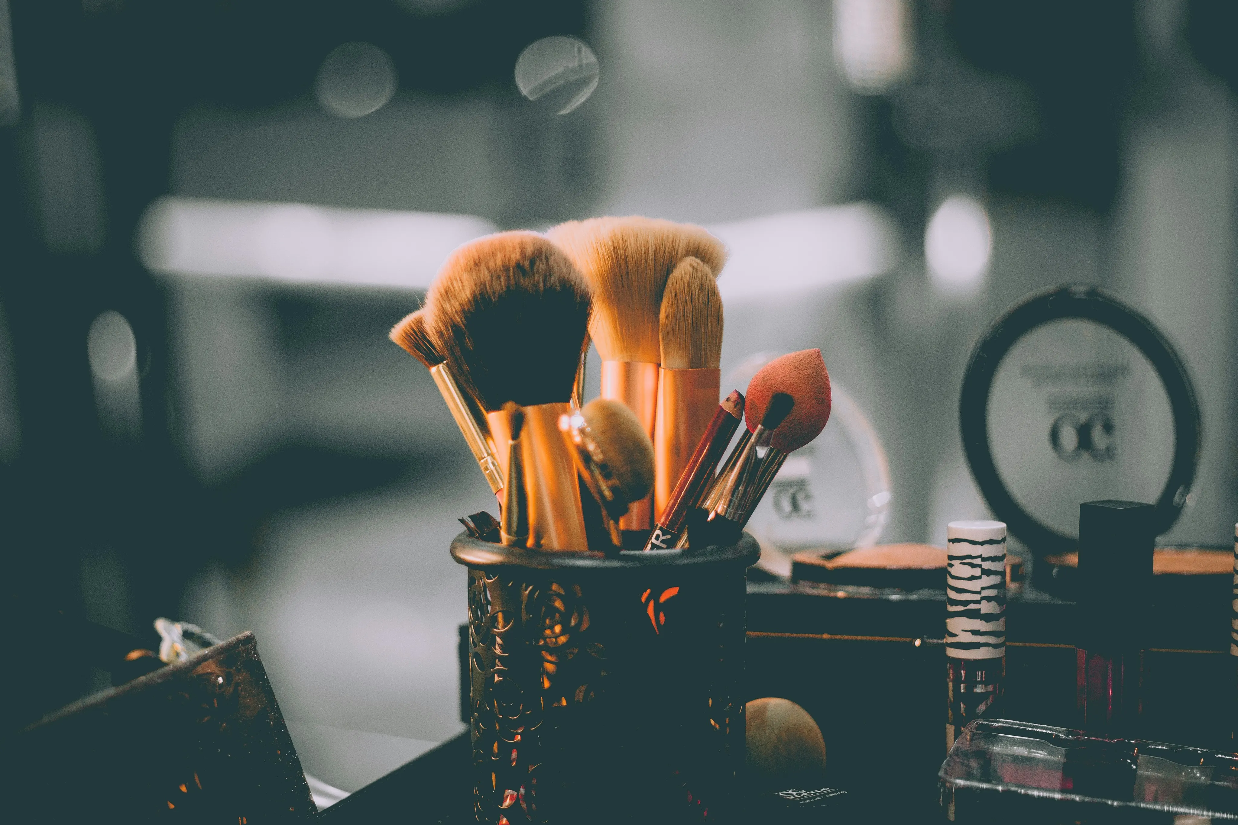 Beauty salon using a makeup artist invoice template