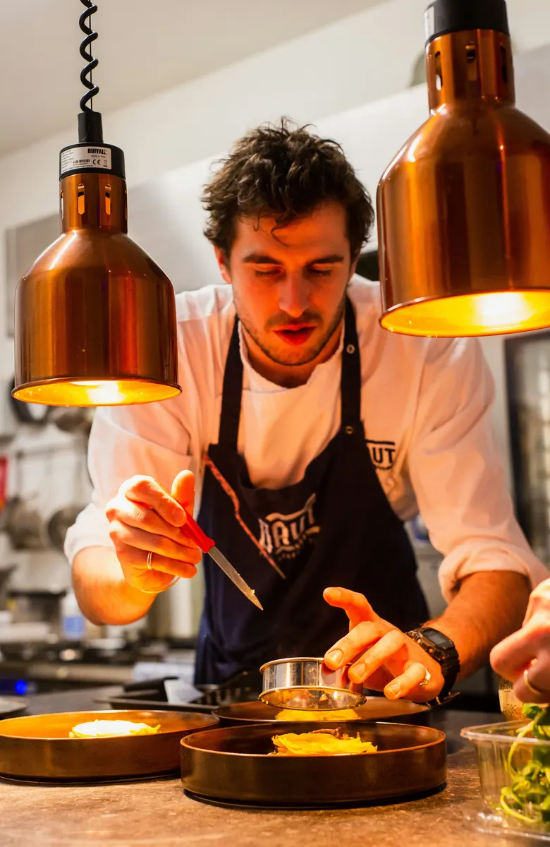 Private chef using an editable personal chef invoice template